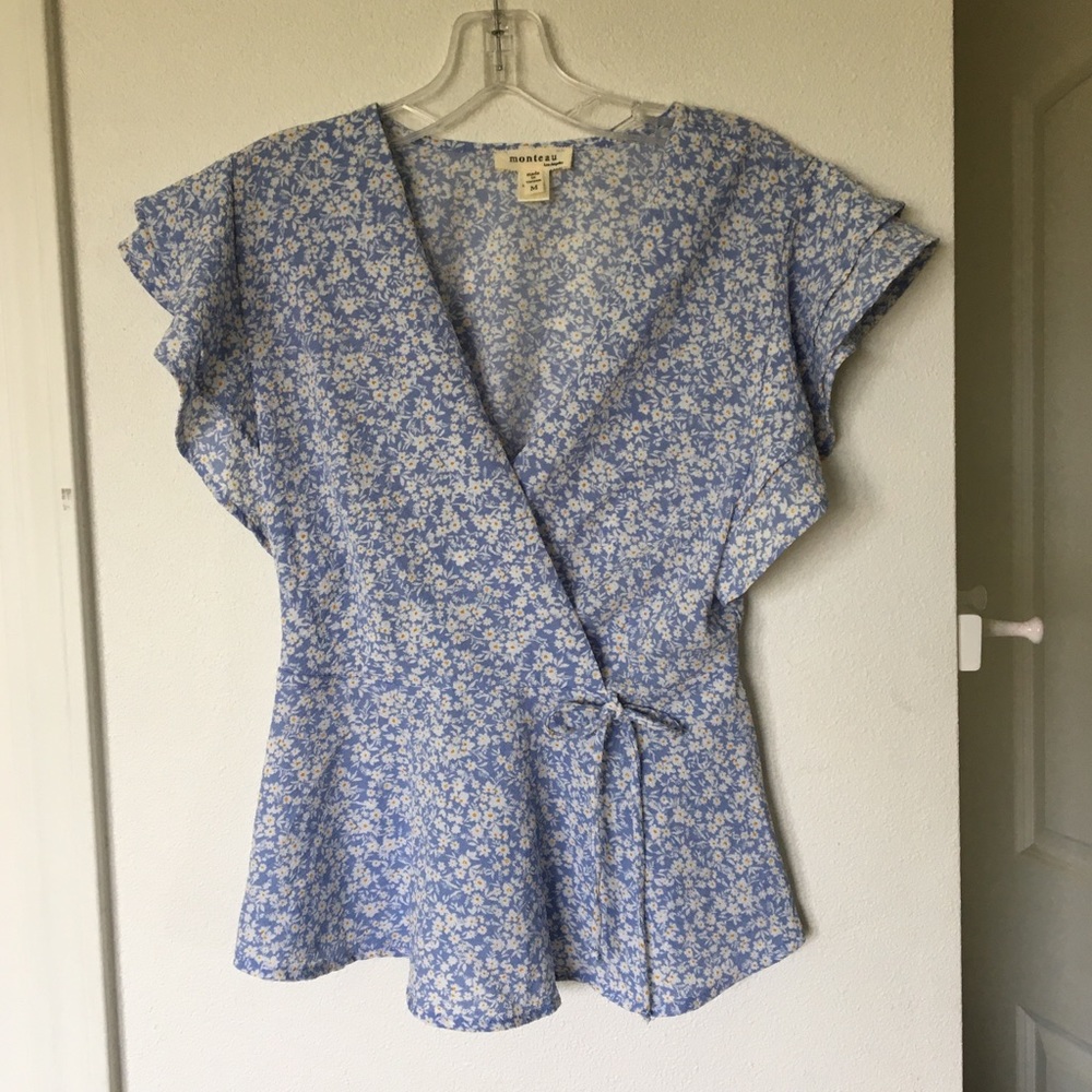 MONTEAU•Frilly blue top, white flower pattern